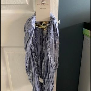 Infinity scarf NWT